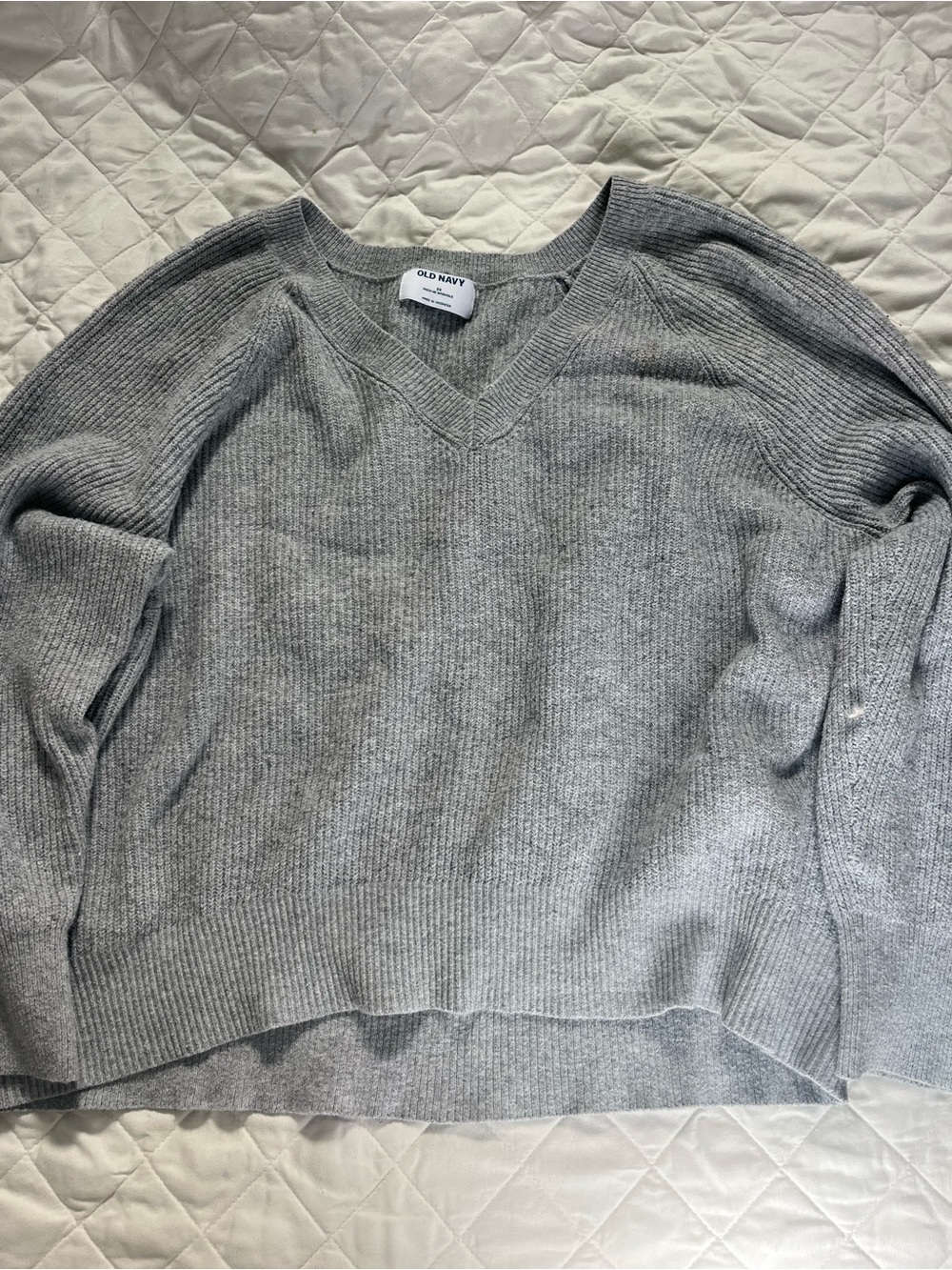 Old Navy Light Gray V-Neck Ribbed Sweater